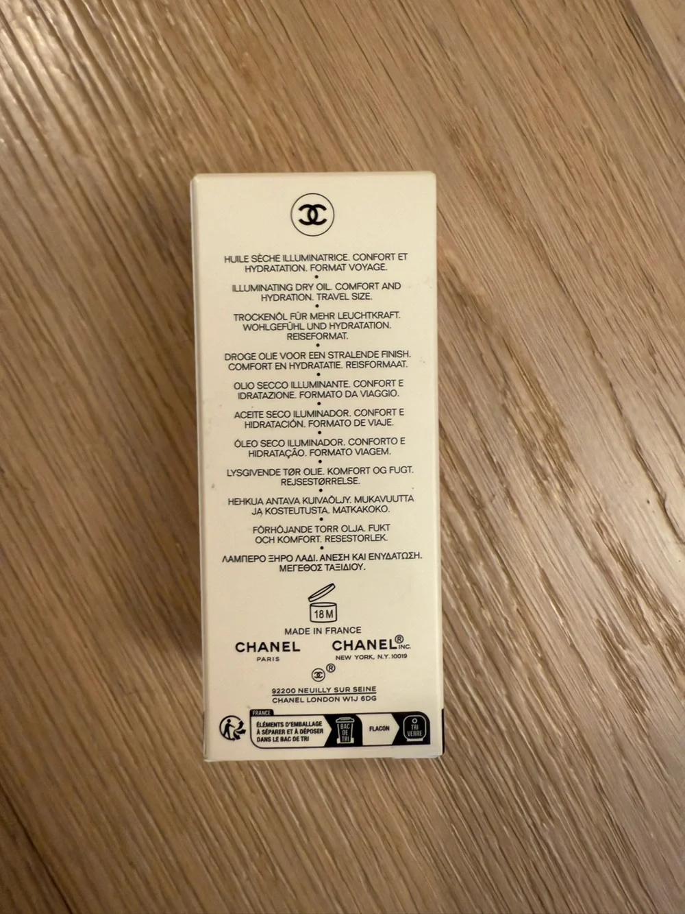 CHANEL Les Beiges Illuminating Oil in Shimmering Gold